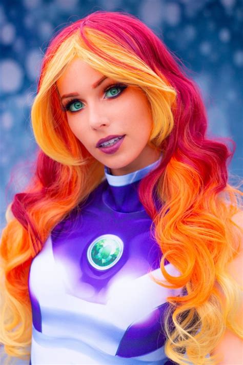 Starfire Cosplay 